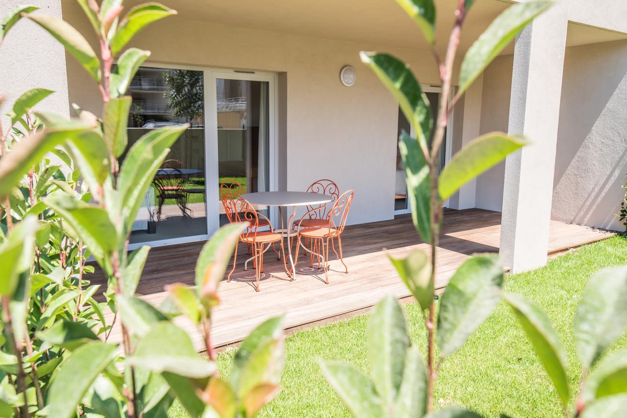 Suite Familiare con 1 Letto Matrimoniale, 2 Letti Singoli e Giardino